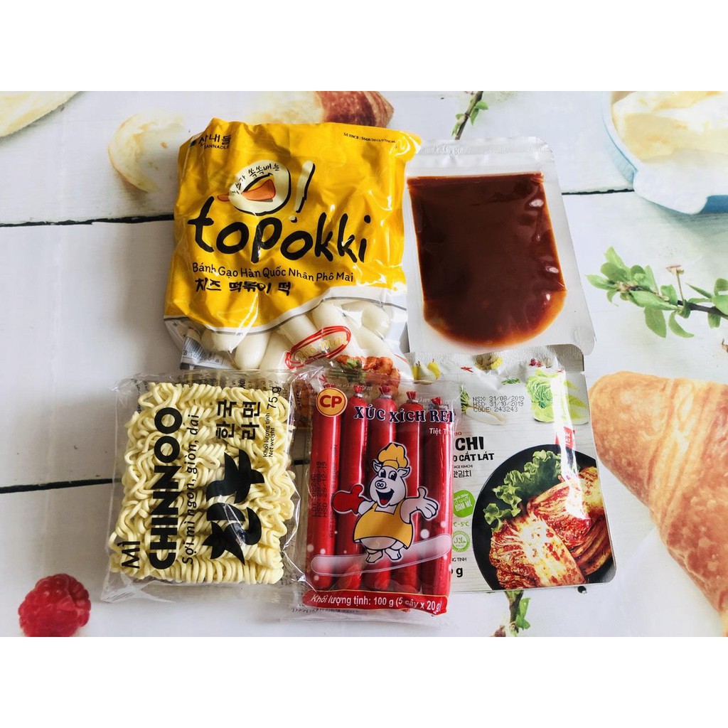 combo bánh gạo mì cay siêu hấp dẫn (500g bánh gạo phô mai, mì chinnoo, sốt, kim chi, xúc xích)