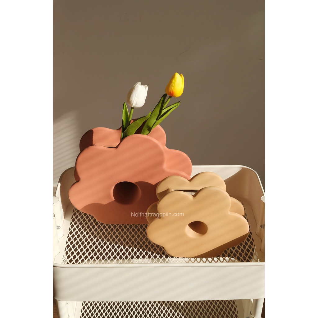 Bình gốm hình bông hoa