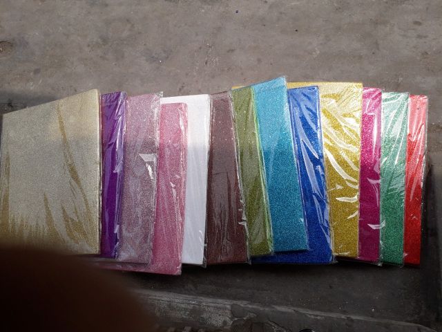 1 xấp 10 tờ giấy xốp nhũ kích thước 40×50 cm.