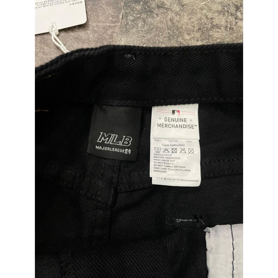 Quần Short Jean Nữ Thêu Logo Nổi Màu Đen/Trắng/Xanh