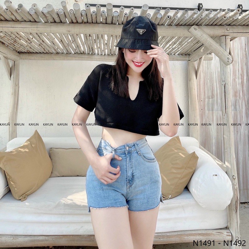 ÁO CROPTOP CỔ ĐỨC MS10291
