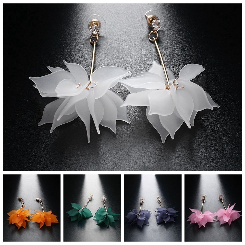 Đôi bông tai hình cánh hoa thời trang nữ tính