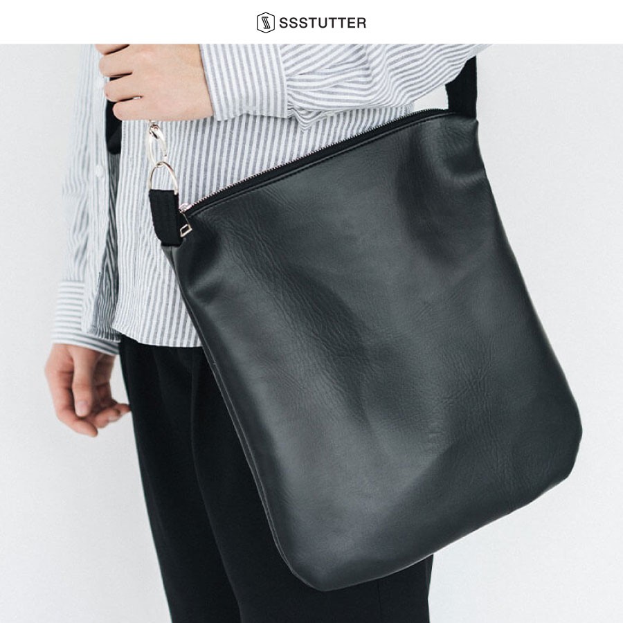[Mã MABR30FA giảm 10% tối đa 30k đơn 99k] Túi đeo chéo unisex dáng cơ bản SSSTUTTER giả da leather cross bag | BigBuy360 - bigbuy360.vn