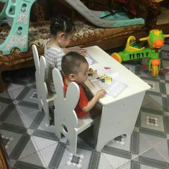 Bộ bàn ghế gỗ tai thỏ cho bé dùng làm bàn học, bàn ăn | BigBuy360 - bigbuy360.vn