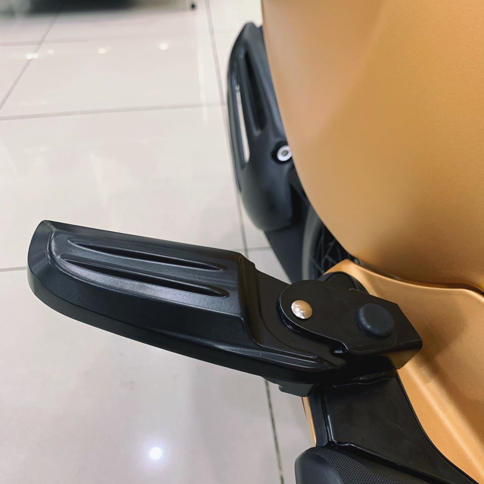 Gác chân vespa sprint và LX tặng chìa lục giác