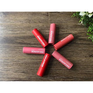 Hàng đức son dưỡng môi có màu catrice lipbalm .