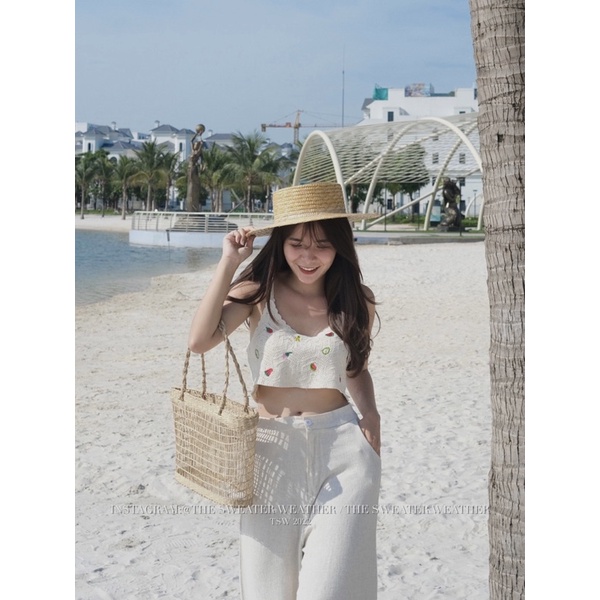 Áo hai dây len móc thêu hình dáng croptop the.sweaterweather TSW