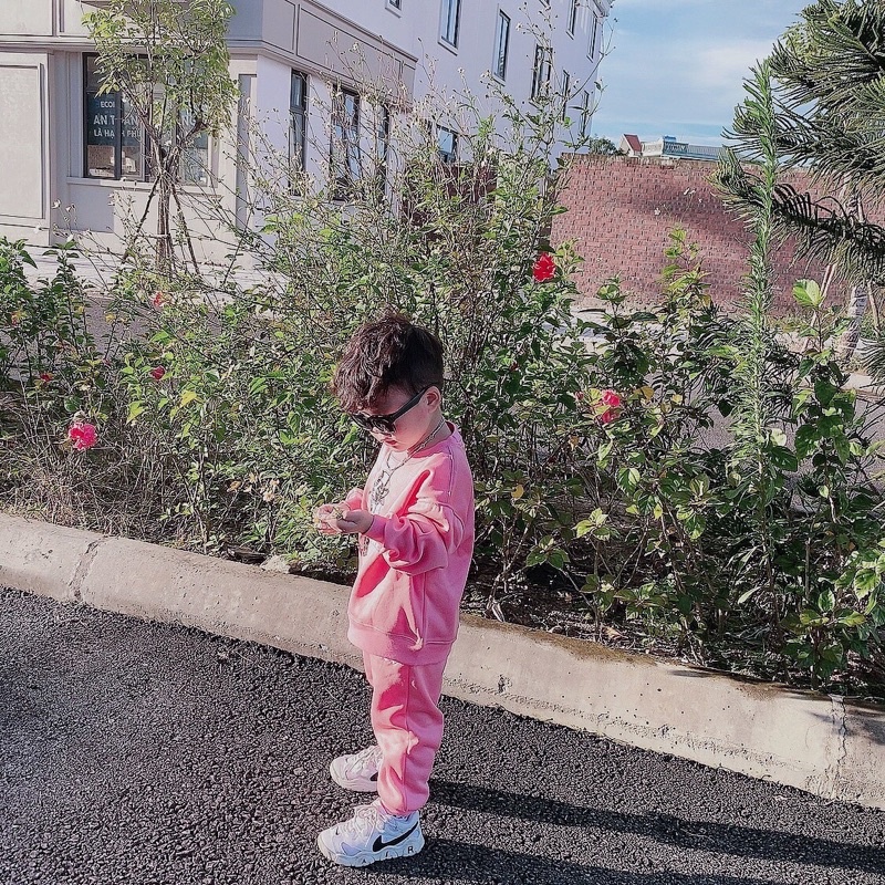 Bộ nỉ NY hồng bé trai bé gái