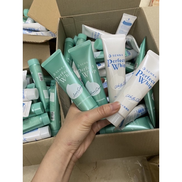 Sữa rửa mặt tạo bọt chiết xuất tơ tằm trắng Senka Perfect Whip 50g Senka Perfect Whip Acne Care 50g - hàng tặng