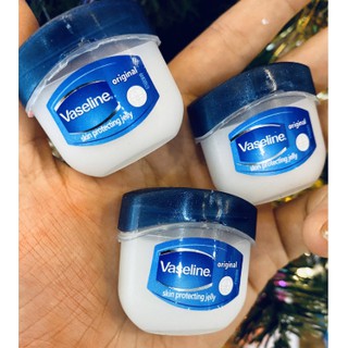 Son dưỡng môi mềm môi