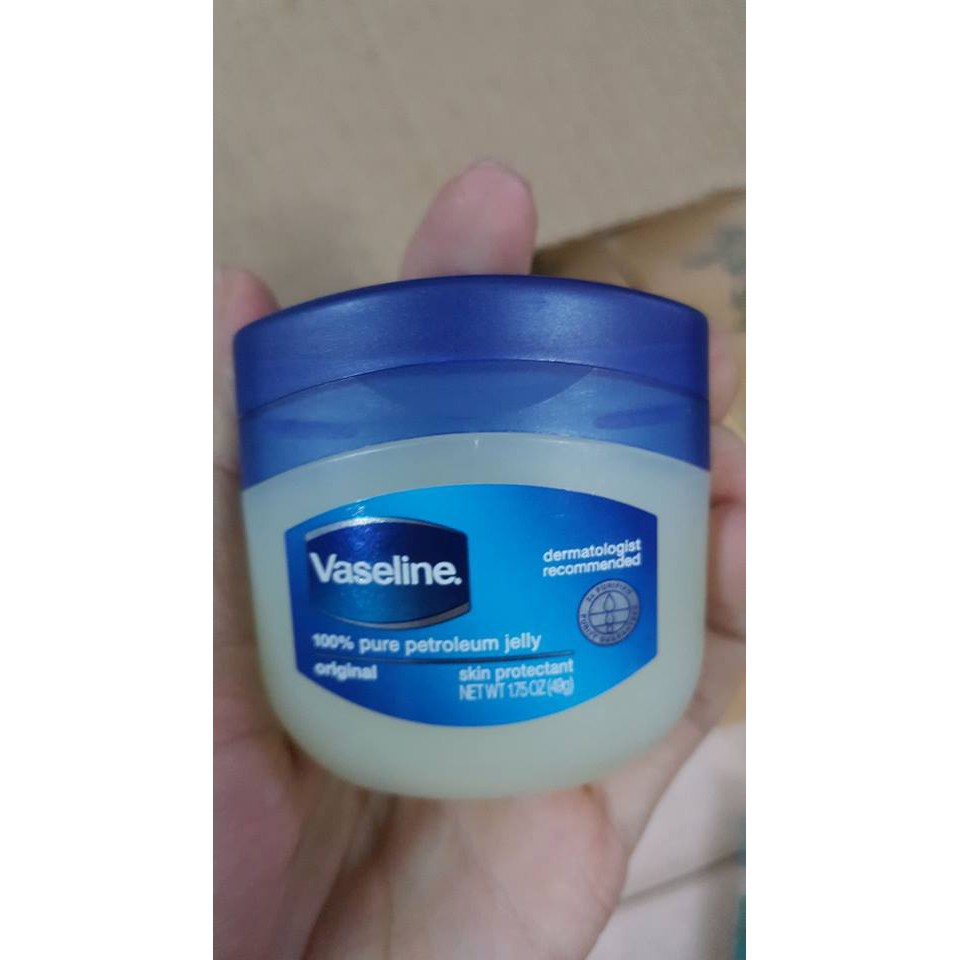 Sáp Dưỡng Ẩm VASELINE 100% Pure Petroleum Jelly Original Hủ Lớn (49g)