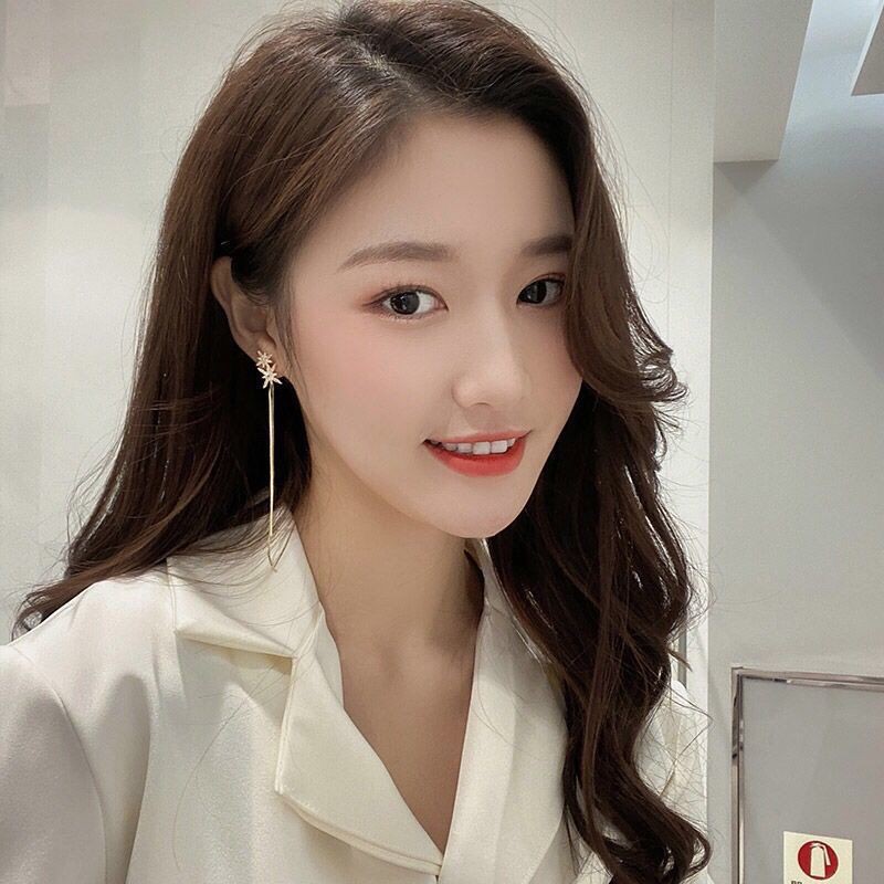 Bông tai tua rua dài hình ánh sao đính đá MS227