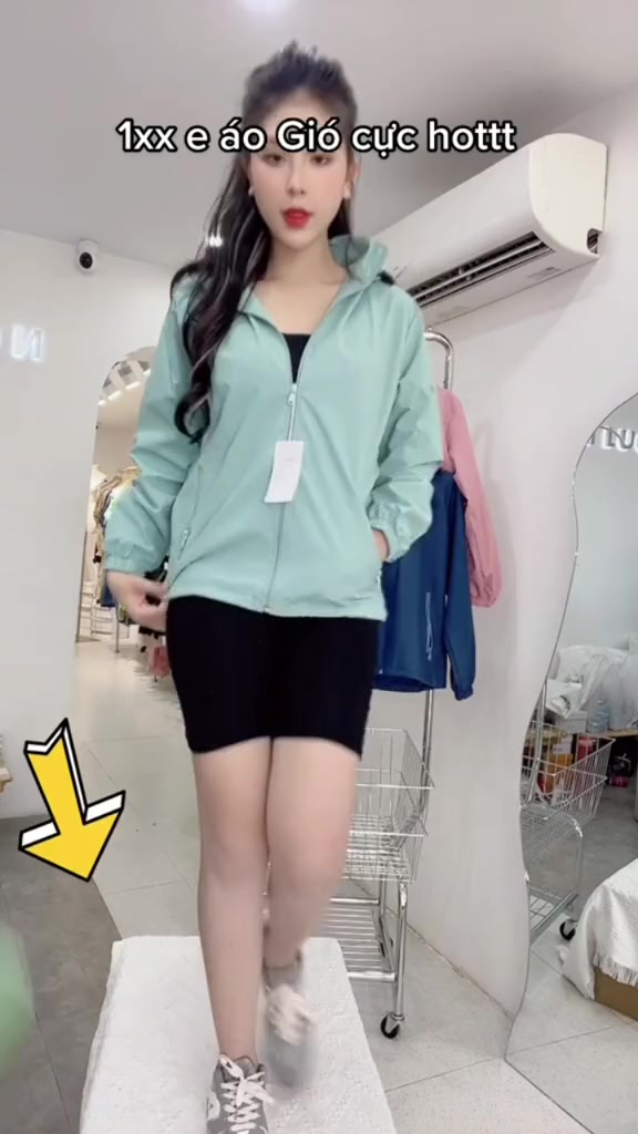 Áo khoác gió nữ 2 lớp tráng bạc chống nước,2 túi khóa, có mũ hàng cao cấp thương hiệu Azila - G51 | BigBuy360 - bigbuy360.vn