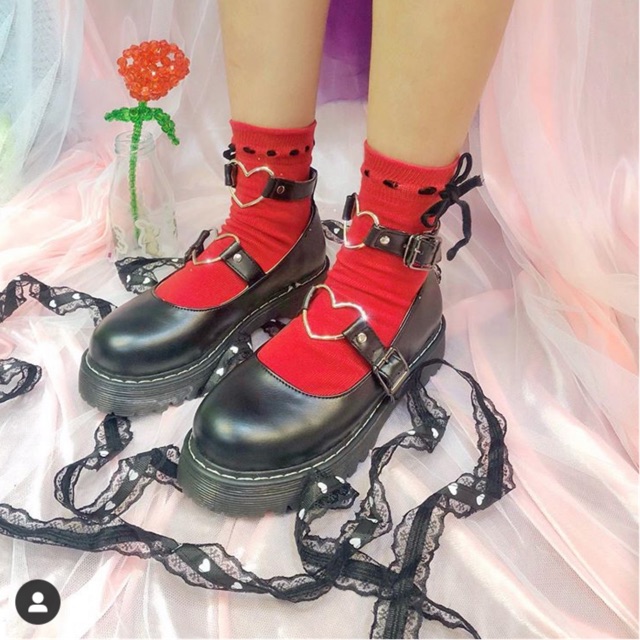 Pass giày bên shoptheinfinity