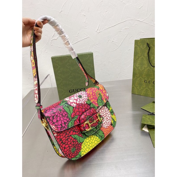 Túi Guccii Horsebit hoa lá đỏ trắng siêu đẹp