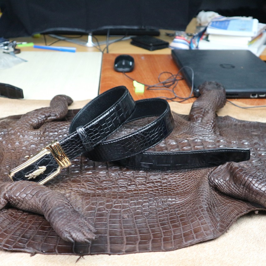 Dây nịt - Thắt lưng da cá sấu Konavis liền nguyên con làm từ phần bụng màu đen bản to 4.0 Cm - CB03-01B