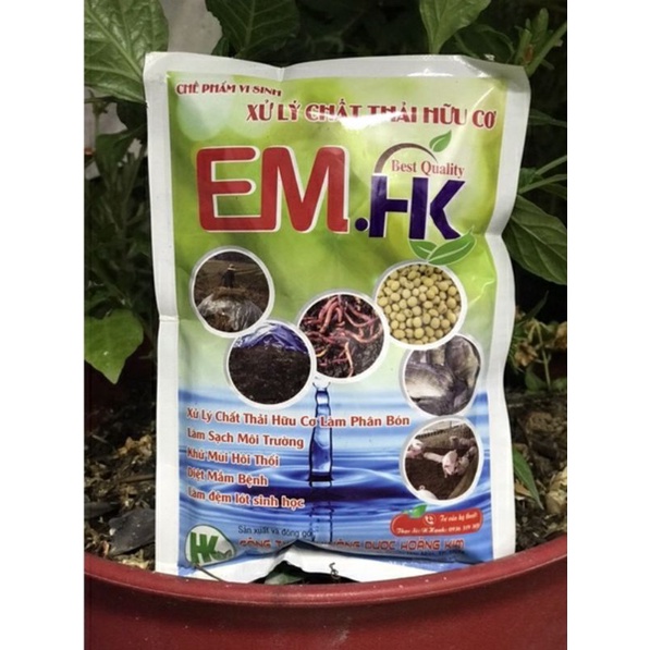 chế phẩm EM dùng ủ phân, ủ rác hữu cơ làm phân bón vi sinh.