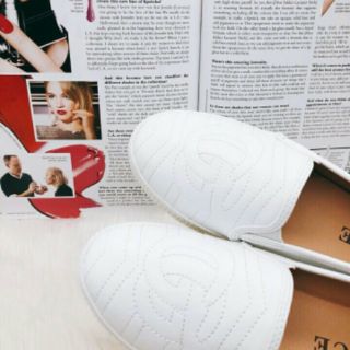 Giày slipon đen trắng