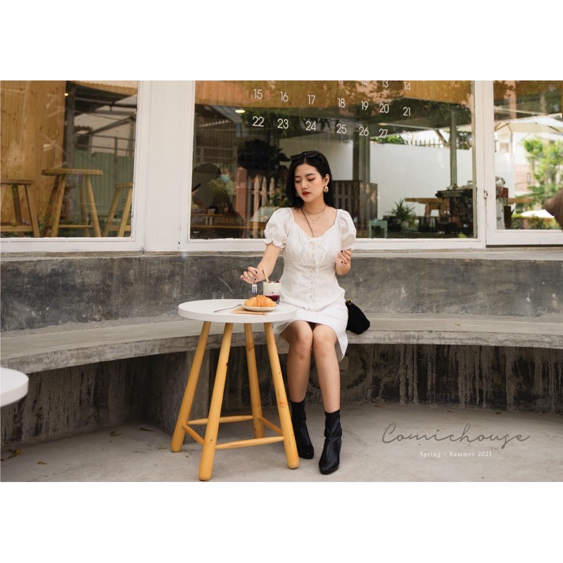 Đầm trắng đan dây comic