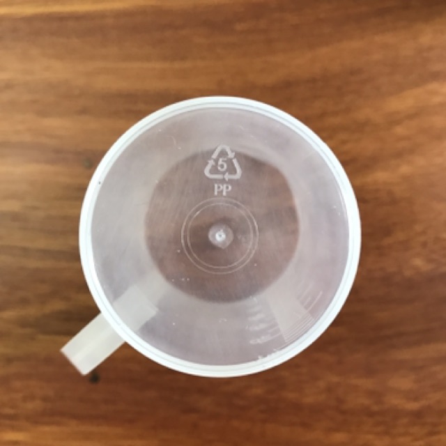Ca nhựa định lượng 100ml dùng để đong nước chế cà phê phin | BigBuy360 - bigbuy360.vn