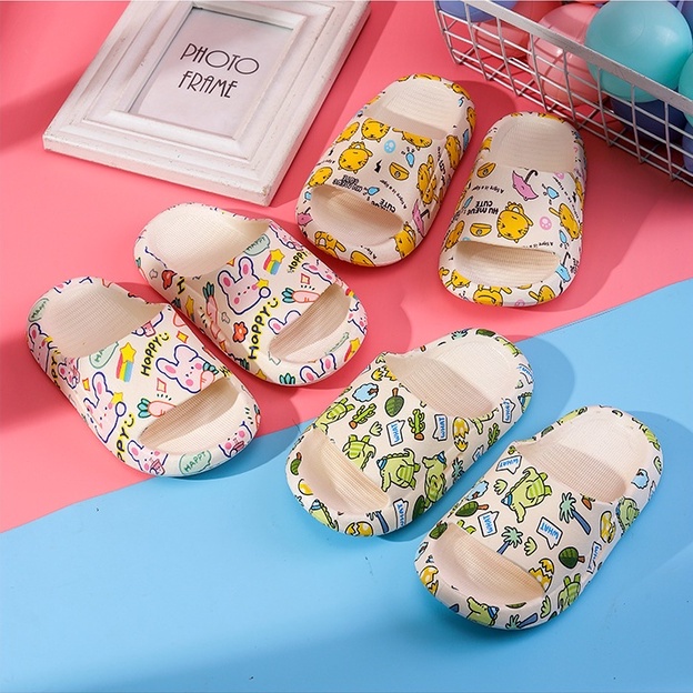 Dép PVC Mềm In Họa Tiết Hoạt Hình Dễ Thương Thoải Mái Chống Trượt Cho Bé