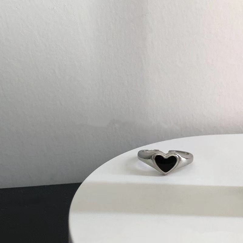 1 Nhẫn Hở Hình Trái Tim Màu Đen/Bạc Thời Trang Có Thể Điều Chỉnh