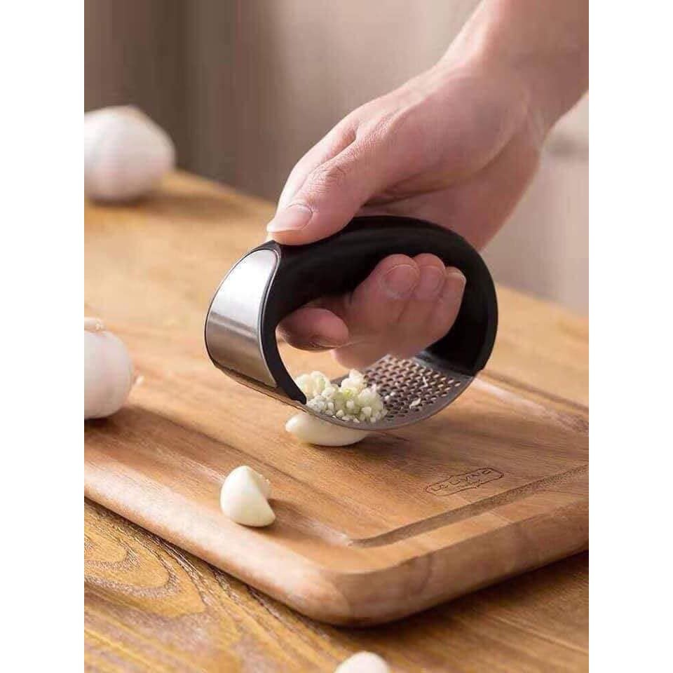 Dụng cụ đấm tỏi ớt làm nhuyễn tiện lợi KHA1 .