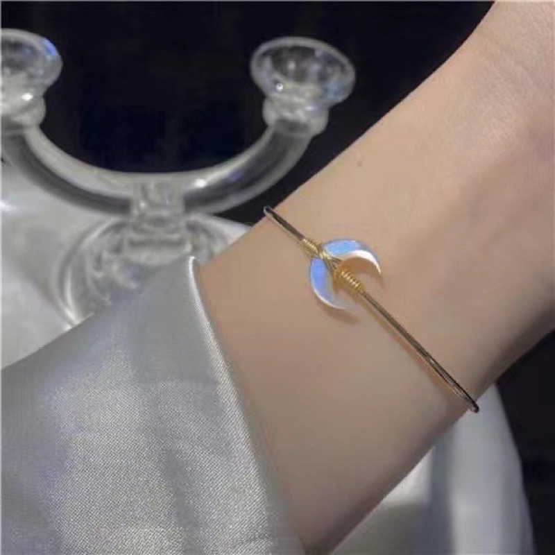 Nhẫn cốt lan trong hoa lan cốt