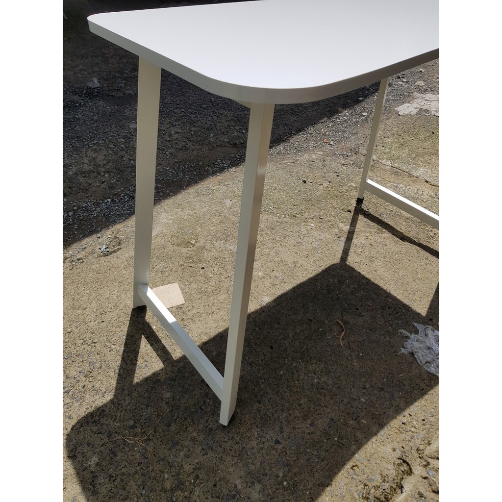 SALE SỐC - BÀN LÀM VIỆC HIỆN ĐẠI CẠNH CONG CHÂN SẮT CHẮC CHẮN | BigBuy360 - bigbuy360.vn