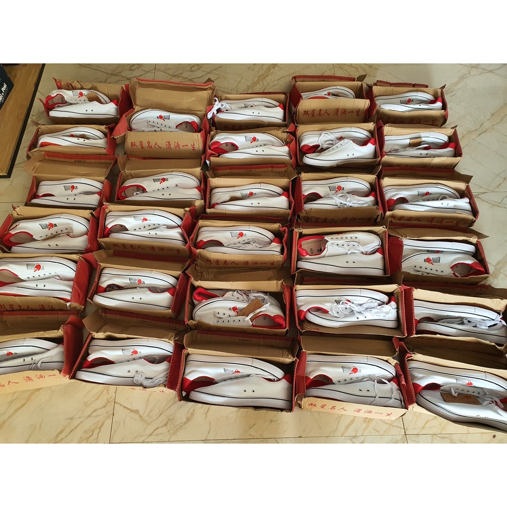 Giày bóng bàn "Huyền Thoại Chỉ Đỏ"