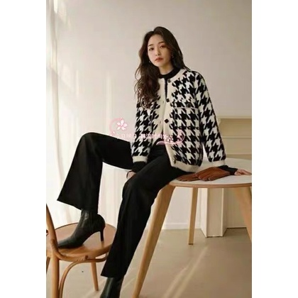 Áo khoác Cardigan caro đen trắng Forgirl lông thỏ mịn phối cúc vuông sang trọng