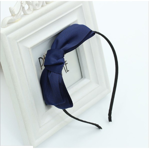 Bờm tóc đính nơ cho bạn gái