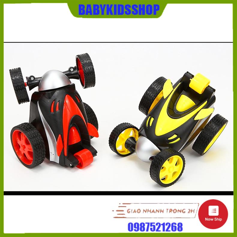 Xe oto điều khiển 4 chiều lộn nhào, xoay 360 độ, di chuyển thẳng đứng 90 độ cực chất cho bé