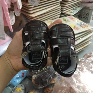Dép tập đi bé trai