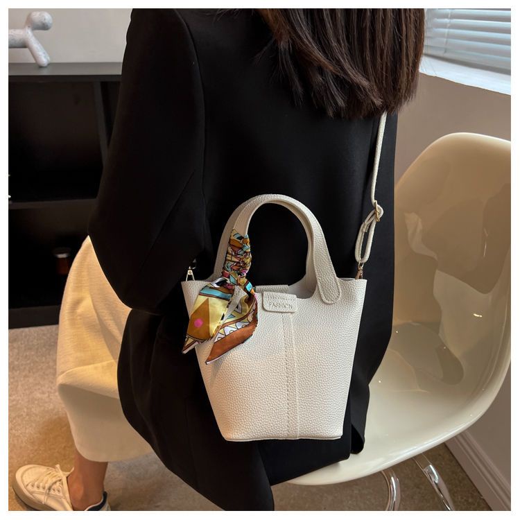 Túi Xách Da Pu Thời Trang Mùa Hè Phong Cách Mới Phổ Biến Cho Nữ