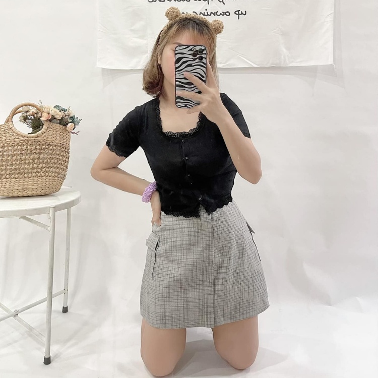 [EIGHTYK] Áo Croptop Tay Ngắn Viền Ren Phối Nút