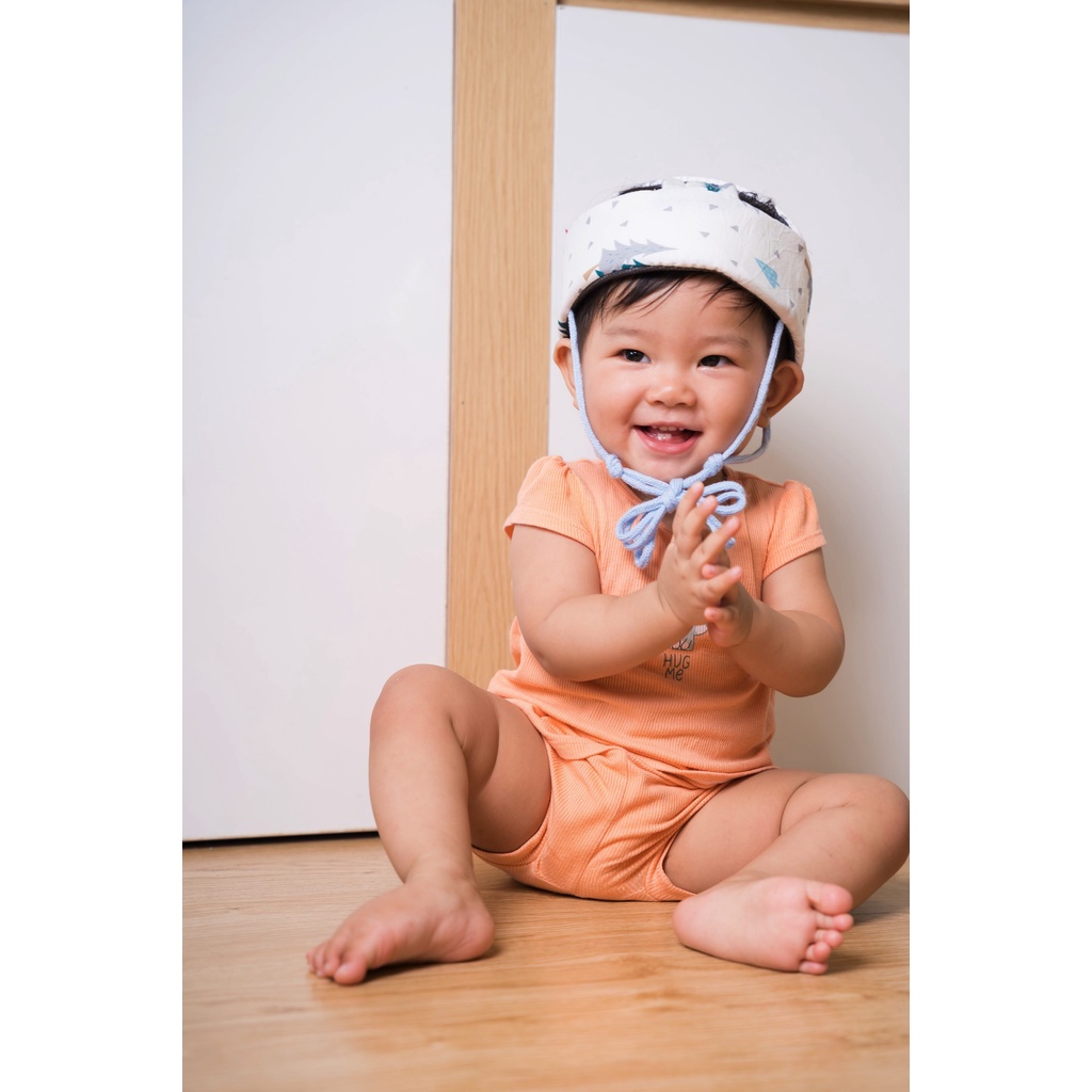 Mũ bảo hiểm cho bé tập đi và tập ngồi Royal dùng cho trẻ từ 5-36 tháng tuổi thoáng khí, an toàn.