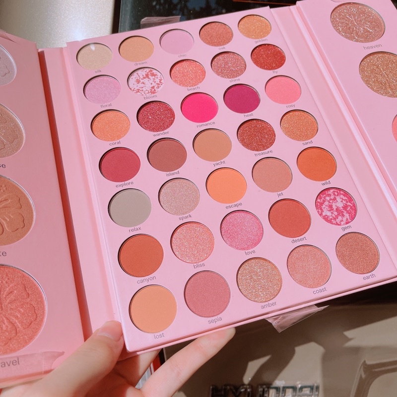 [CHÍNH HÃNG] Bảng phấn mắt nhiều màu Beauty Treats Free Spirit 35 Colors Eyeshadow + 8 Face Powders (100g)