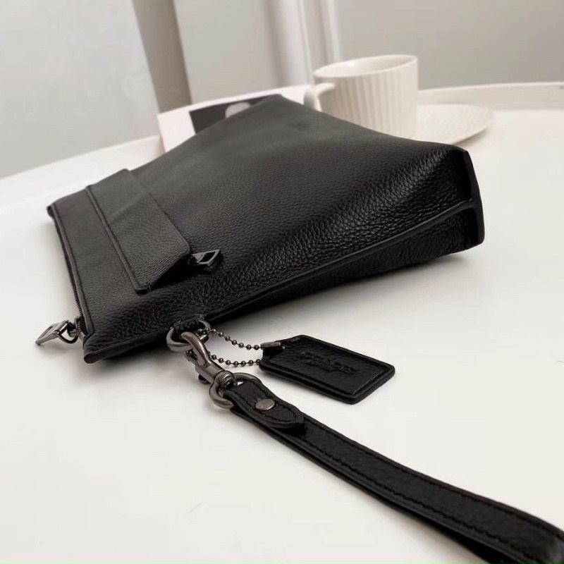 Clutch Coach da thật bền đẹp cho nam có móc xách