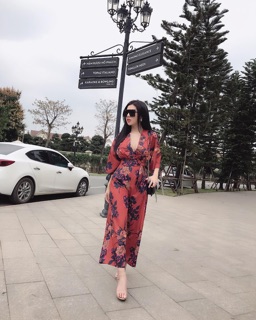 Jum hoa cổ chữ V