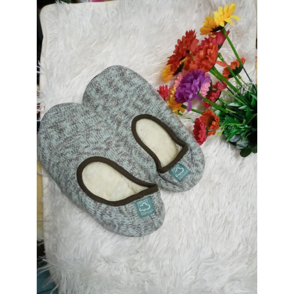 Dép đi trong nhà chất liệu lông mềm mịn không trơn trượt