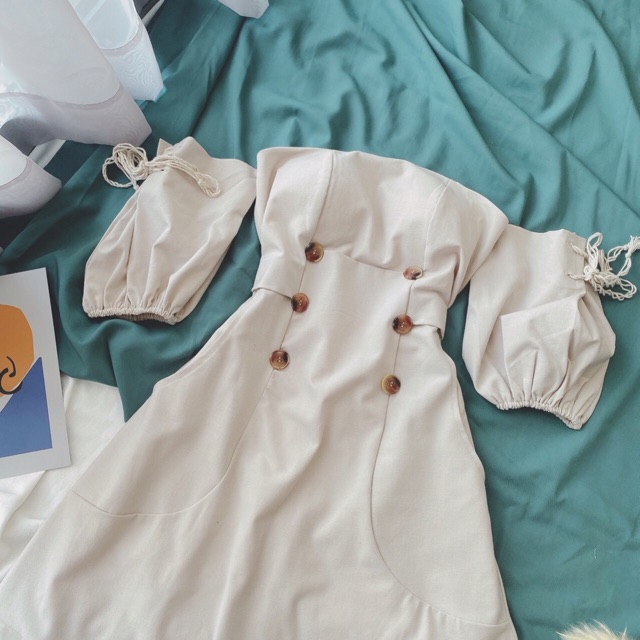 Đầm nude cúp ngực phối nút gỗ