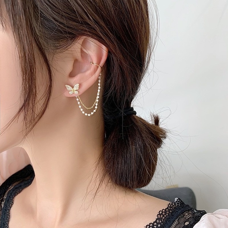 Khuyên tai hình bướm đính ngọc trai giả phong cách hàn quốc