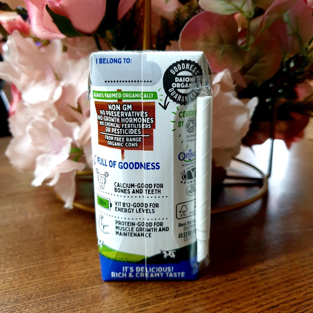 Combo sữa tươi hữu cơ daioni 200ml dâu chuối nguyên kem socola 4 vị lựa chọn