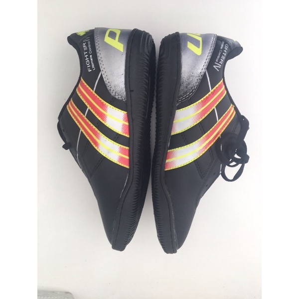 Giày đá bóng Futsal Pan Fighter Ultimate Control IV size 39 - đế IC