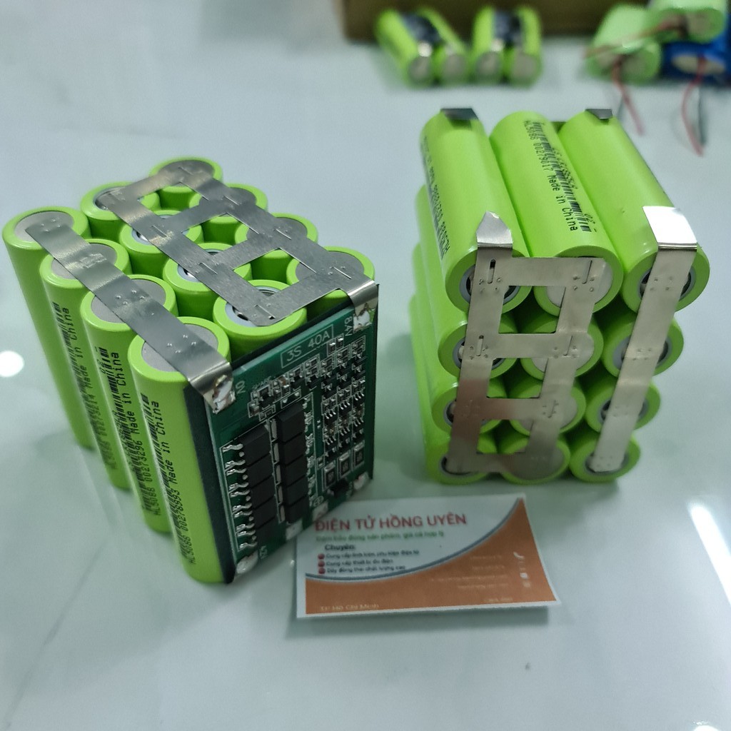 Bình Ắc quy pin Lithium Li-ion 12V - 8AH. Khối pin 3S - 12.6V - 8000mAH - Kèm mạch bảo vệ 3S 40A