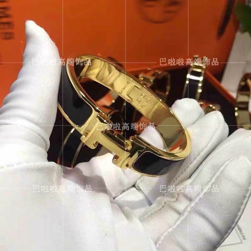 Vòng tay titan chữ H lắc tay titan chữ H phụ kiện trang sức Hari korea accessories
