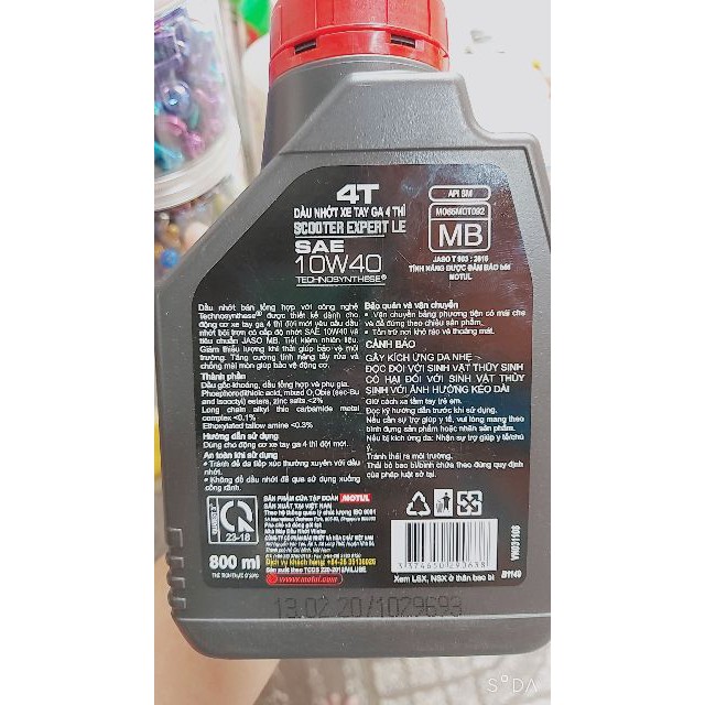 Dầu nhớt xe tay ga 4 thì hiệu MOTUL Scooter Expert LE SAE 10W40 MB 800ML