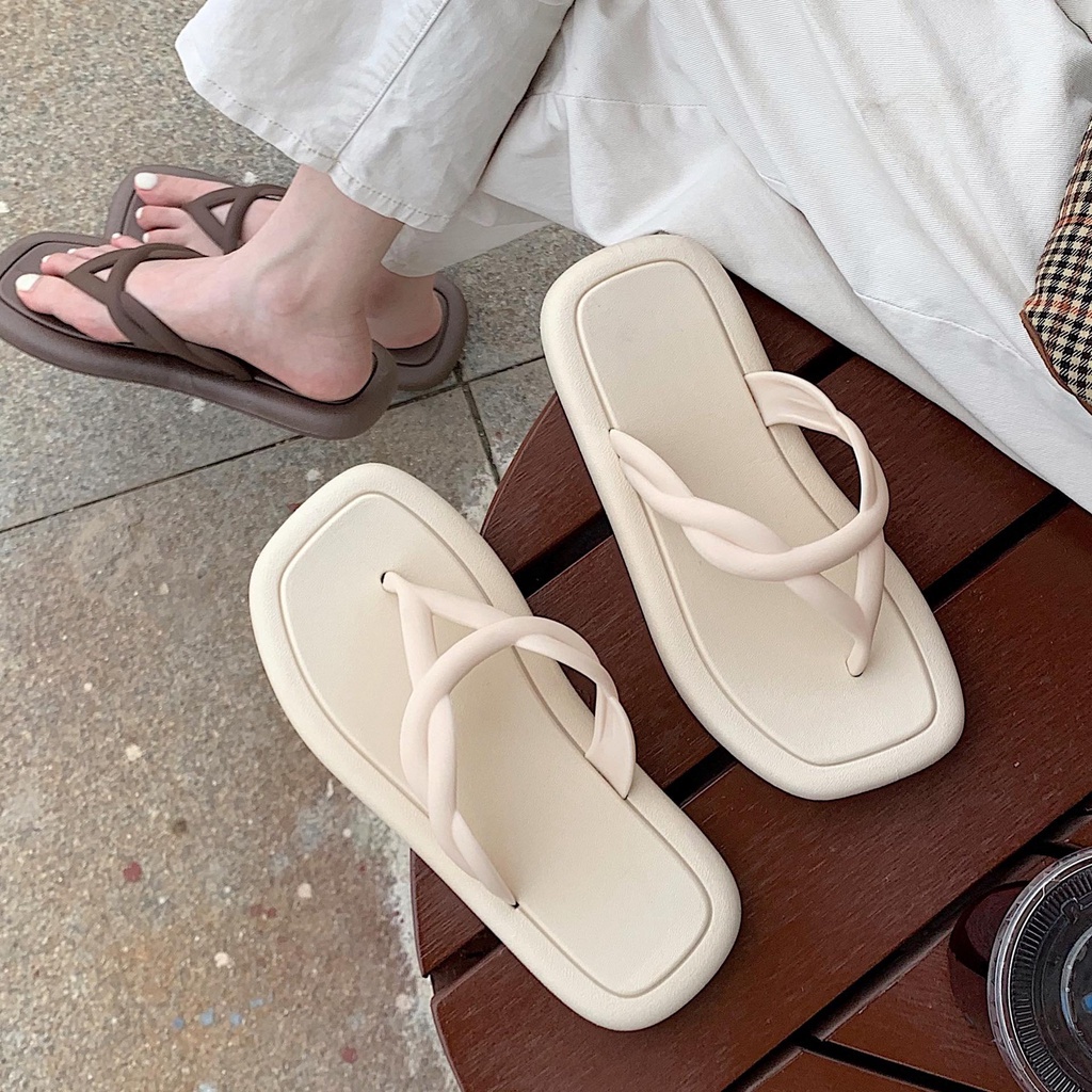 Dép nữ xỏ ngón sandal quai chéo đi biển  TANDA XN003