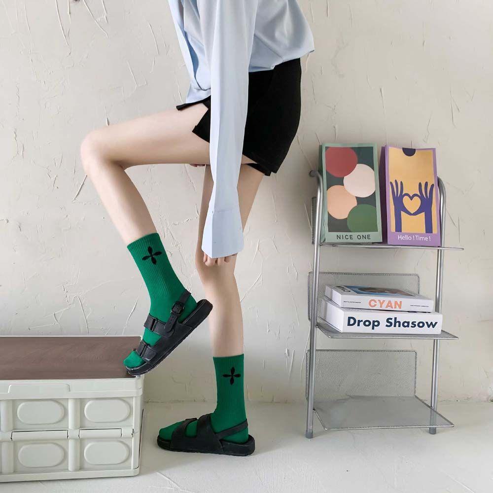 Vớ Thể Thao Đan Chéo Họa Tiết Hoa Dễ Thương Cho Nữ